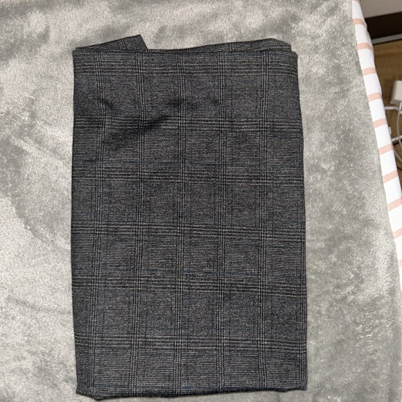 CAROLE WREN Sz: S 
Elegant Gray Pencil Skirt - Picture 5 of 6